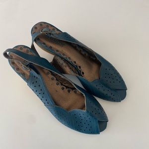 Seychelles wooden kitten heel sandals